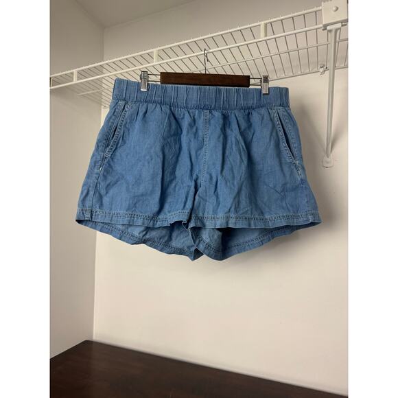 Torrid Pull On Light Weight Denim, High-Rise Short, Light Wash, 1X (14/16) NWT - Picture 1 of 13